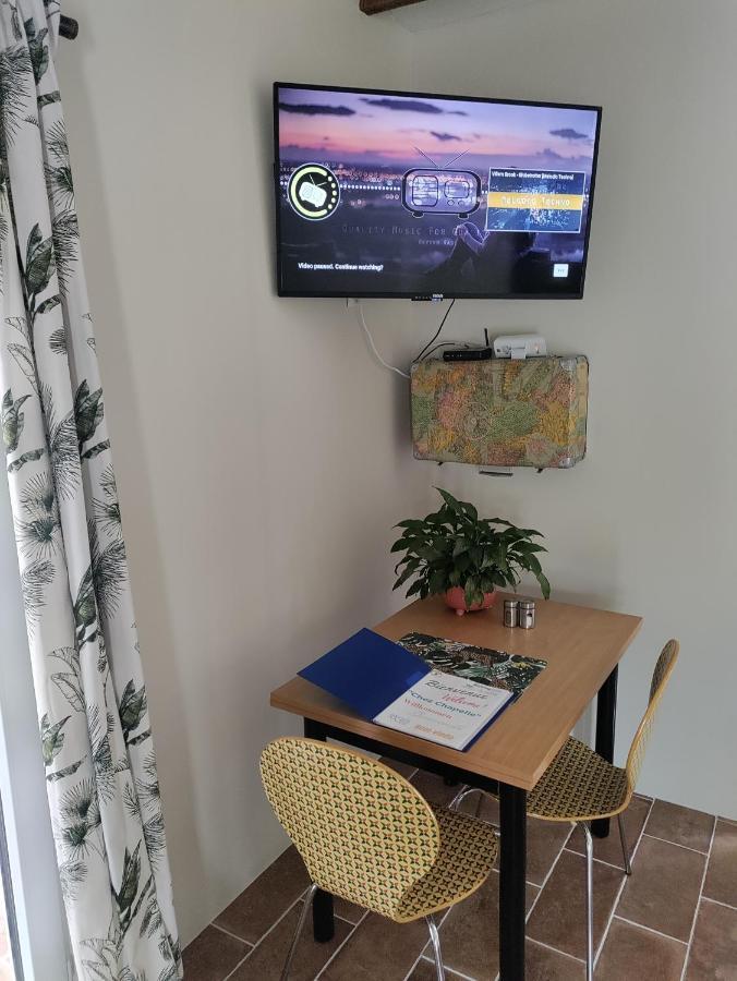 Apartamento Chez Chapelle In The Heart Of The Gascony With Pool And Hot Tub Auch Exterior foto